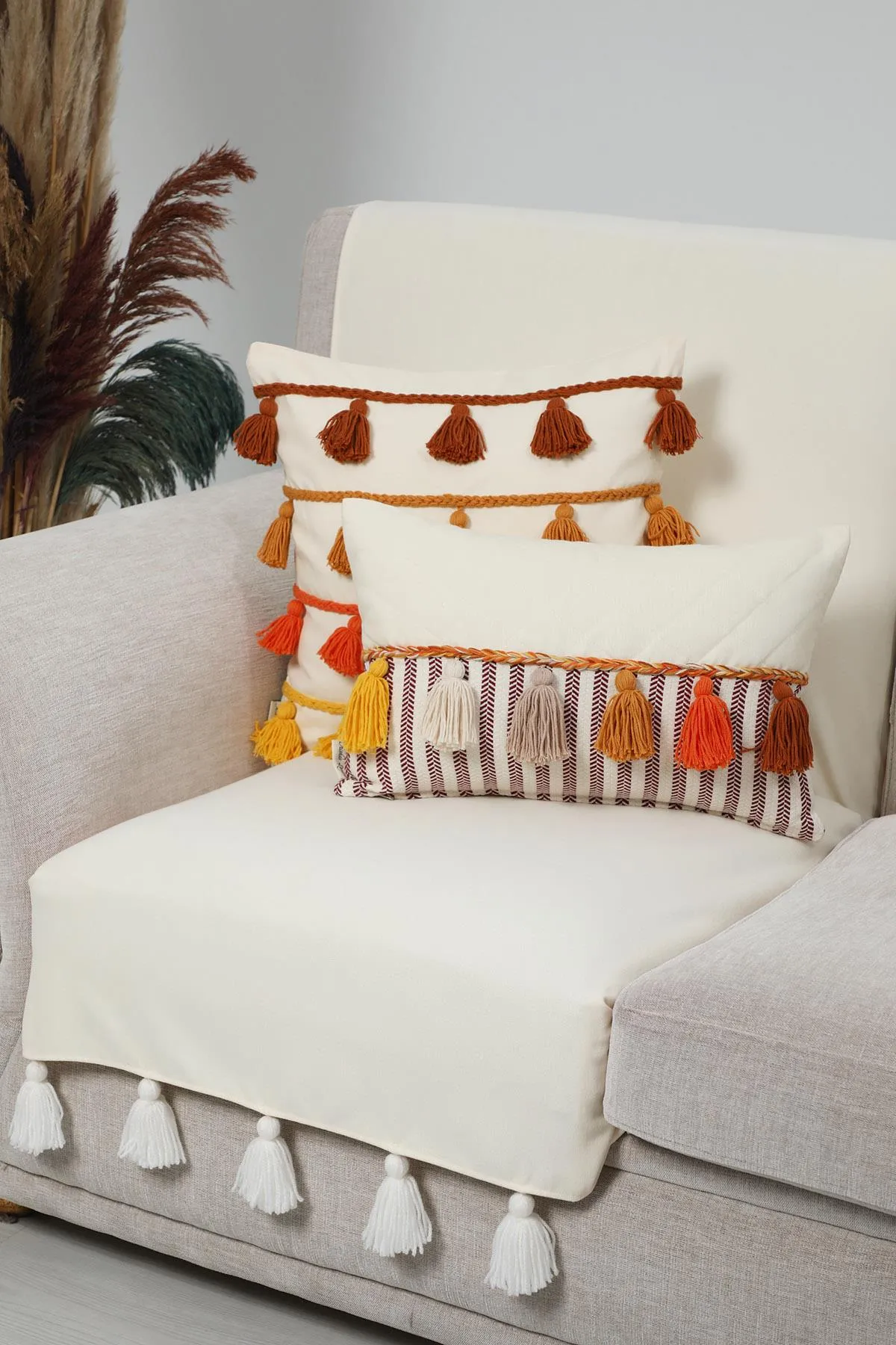 Boho-Inspired 1-Seater Slipcover with Handmade Tassels, Stylish Sofa Protector Cover for Modern Homes,KO-31T