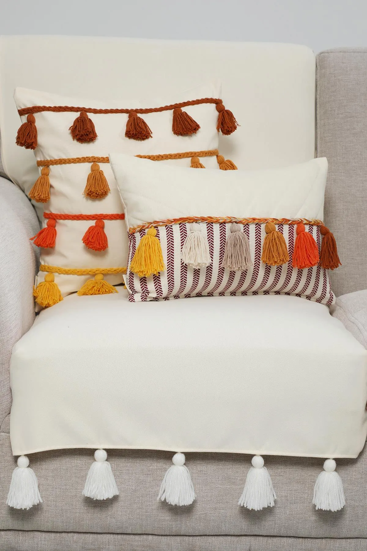 Boho-Inspired 1-Seater Slipcover with Handmade Tassels, Stylish Sofa Protector Cover for Modern Homes,KO-31T