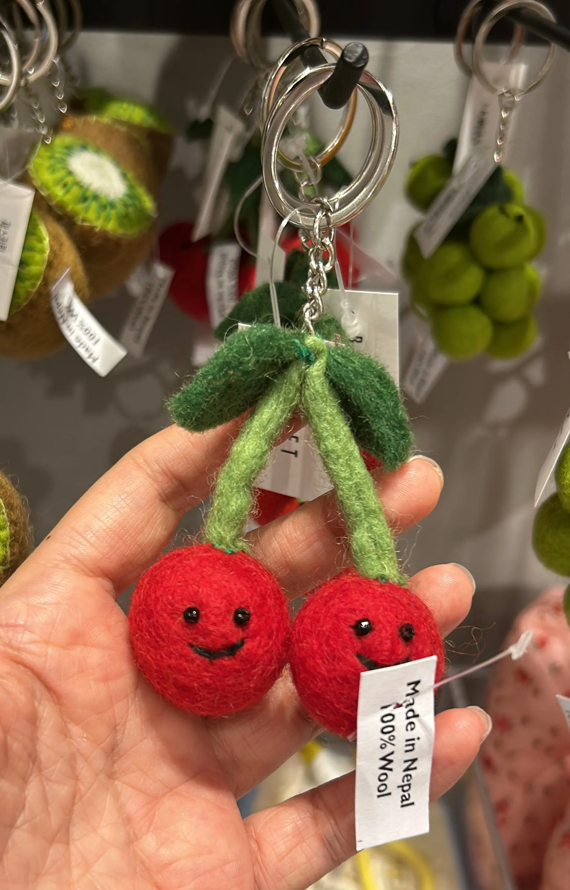 🥦🥐🍒🌽VEGGIE WOOL KEY CHAIN